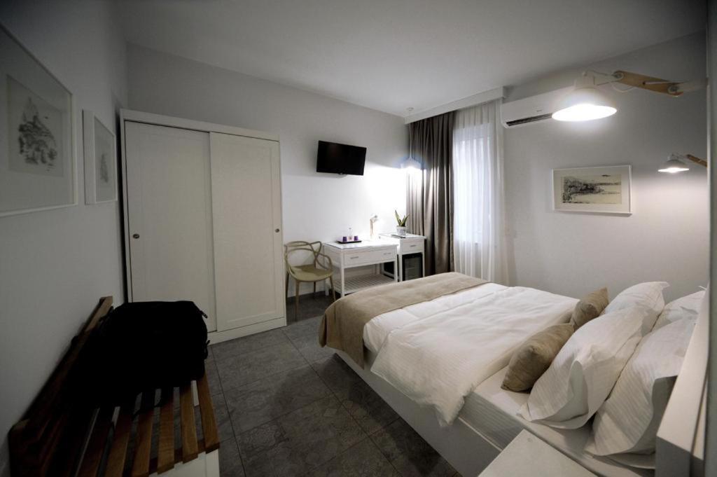 Konak Rooms L Skanderbeg Square Tirana Exteriör bild